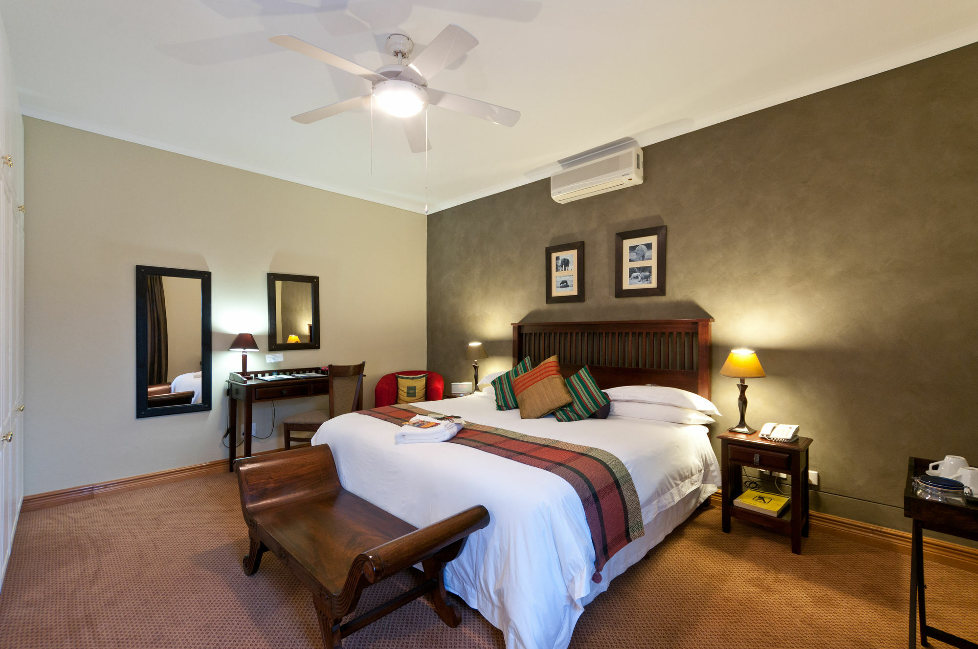 Cape Flame Guest House Порт-Элизабет Экстерьер фото